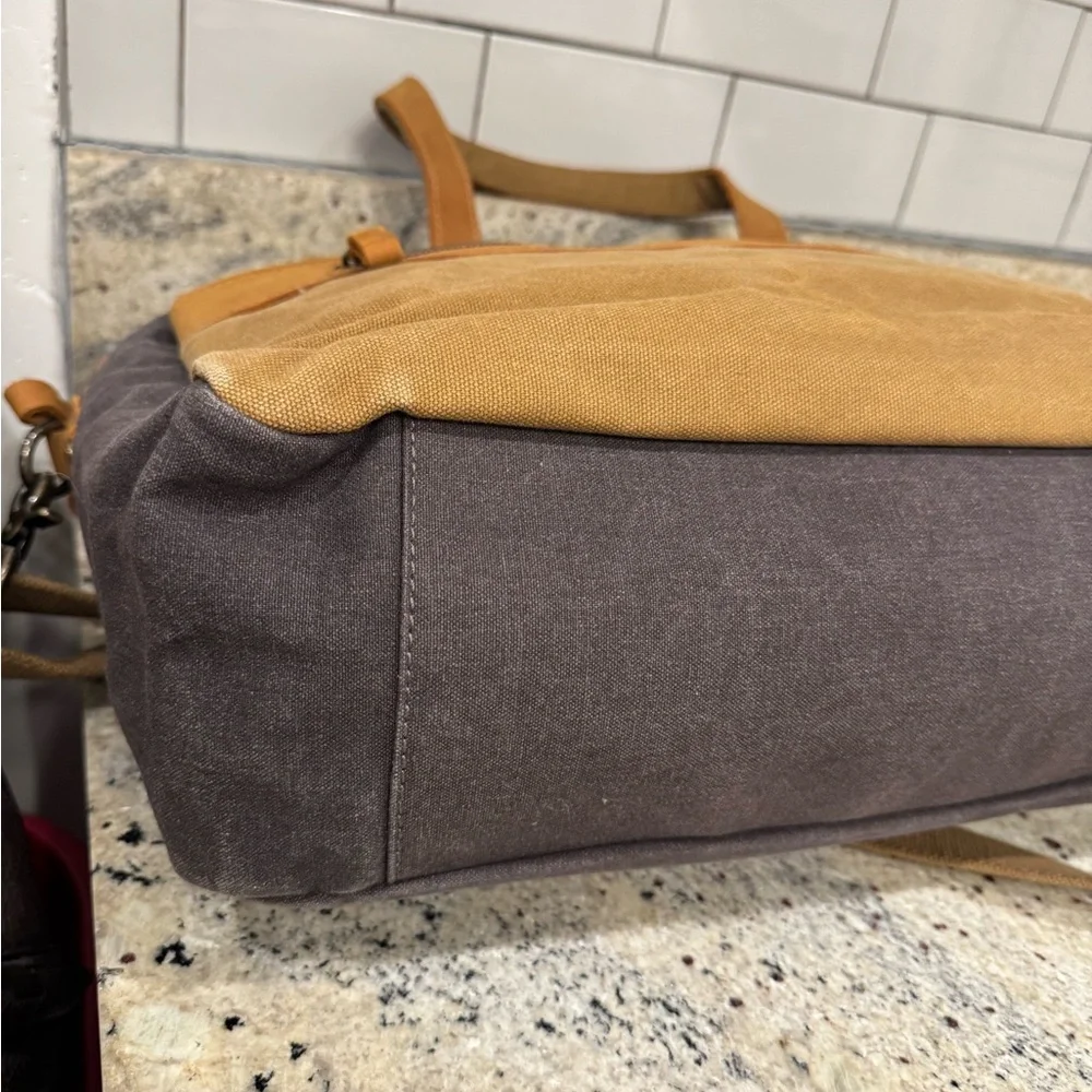 Genuine NUBILY tan canvas and leather messenger bag crossbody